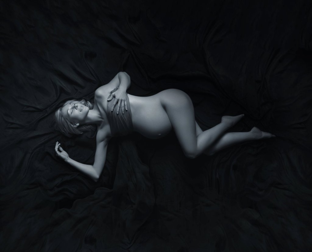 Best Beautiful Maternity Nude Photographers Chicago